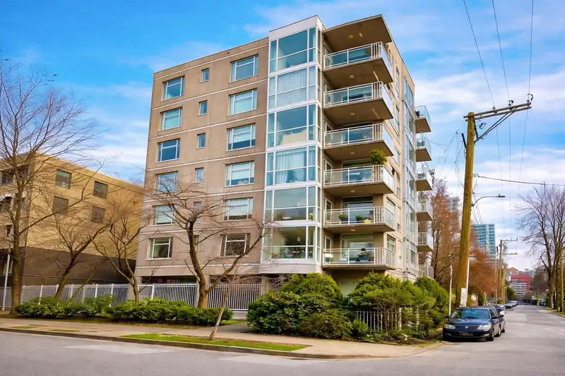 802 1150 BUTE STREET - photo 1 of 16