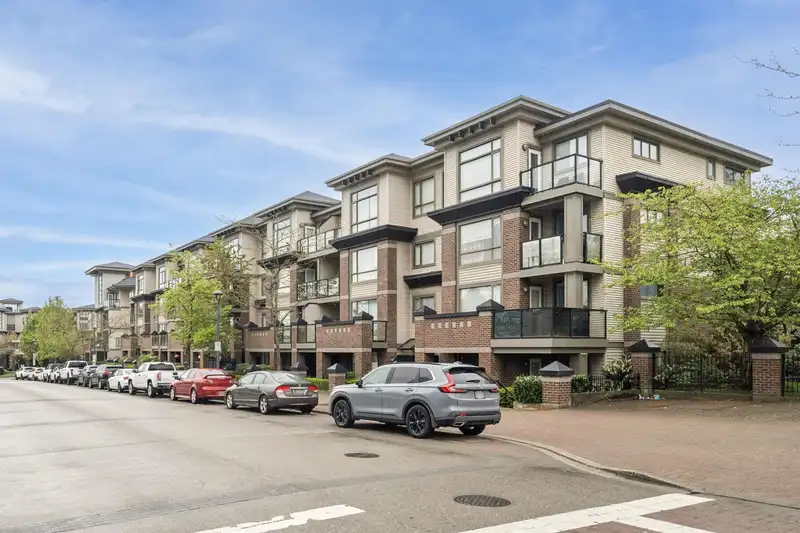 111 10822 CITY PARKWAY - photo 1 of 17