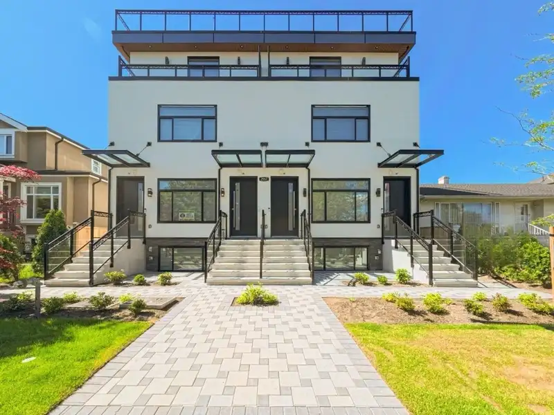 3 2557 W KING EDWARD AVENUE - photo 1 of 25