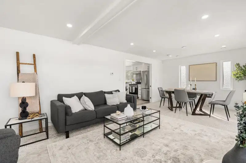 13728 112 AVENUE - photo 1 of 30