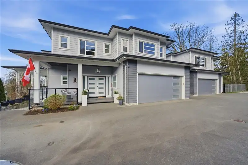25507 BOSONWORTH AVENUE - photo 2 of 40