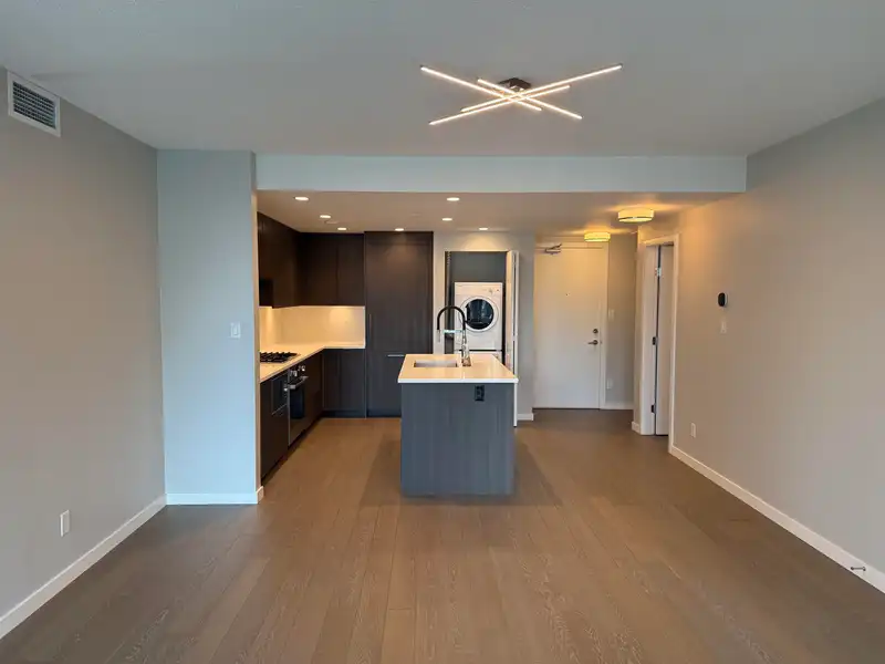 806 2888 CAMBIE STREET - photo 3 of 20