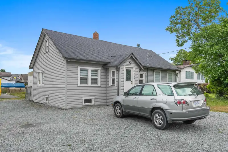 45133 WELLS ROAD - photo 4 of 11