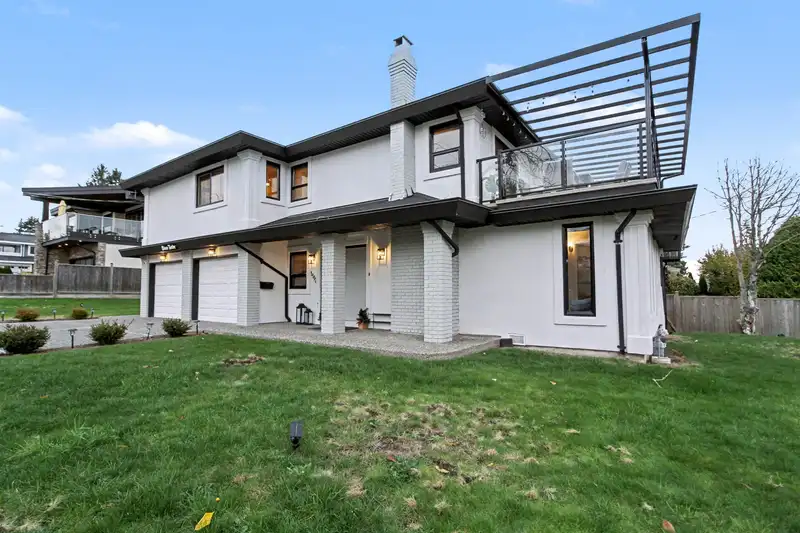 1112 STEVENS STREET - photo 1 of 40