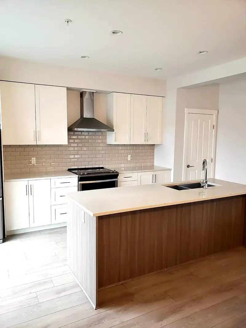 1 20723 FRASER HIGHWAY - photo 4 of 21