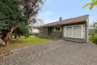 4561 NANAIMO STREET - thumbnail 1