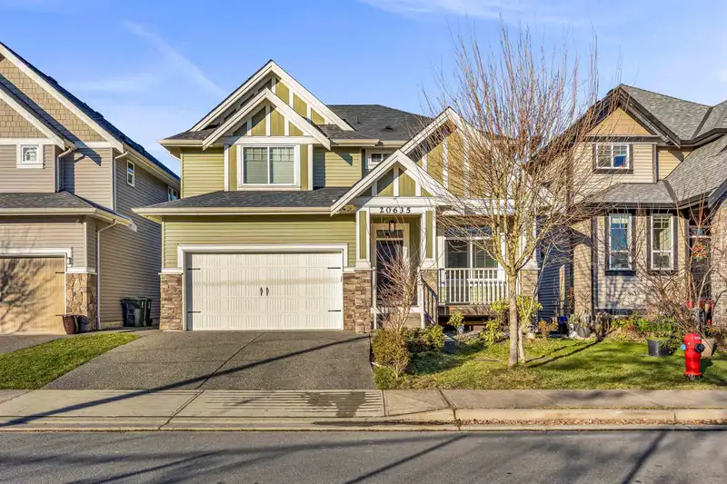 20635 85 AVENUE - photo 1 of 39