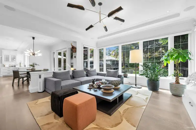 1738 W 38TH AVENUE - photo 4 of 40