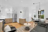 2 1136 E PENDER STREET - thumbnail 5