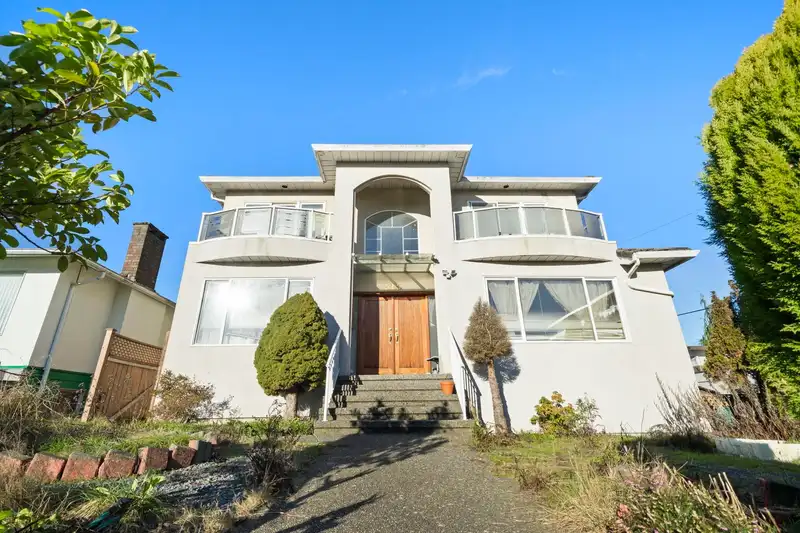 515 W 60TH AVENUE - photo 1 of 20