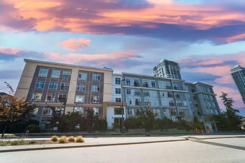 321 13728 108 AVENUE - photo 1 of 15