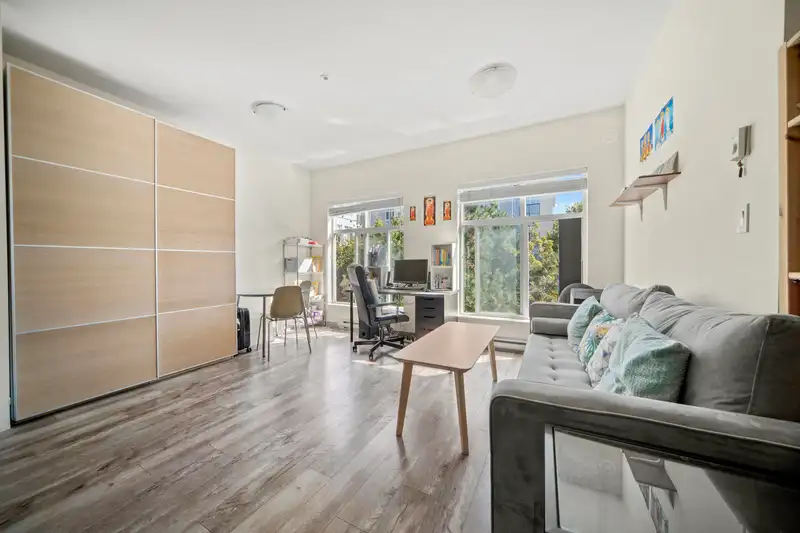 321 13728 108 AVENUE - photo 2 of 15