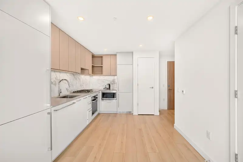 1303 6468 WILLINGDON AVENUE - photo 4 of 28