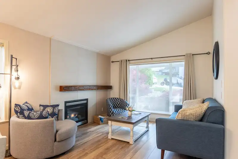 10471 SLATFORD STREET - photo 4 of 39
