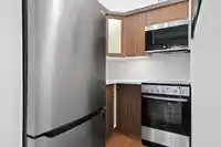 210 2450 CORNWALL AVENUE - thumbnail 11