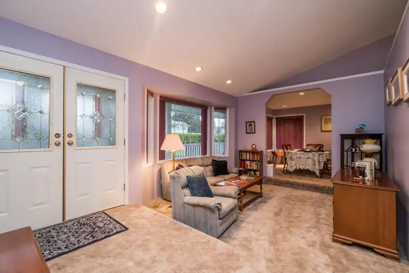 23192 88 AVENUE - photo 4 of 40