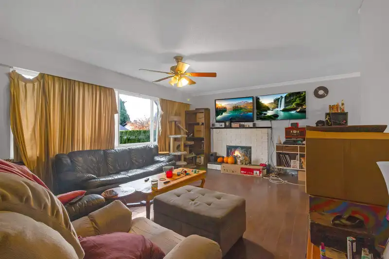 8714 151B STREET - photo 2 of 4