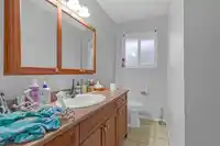 8714 151B STREET - thumbnail 3