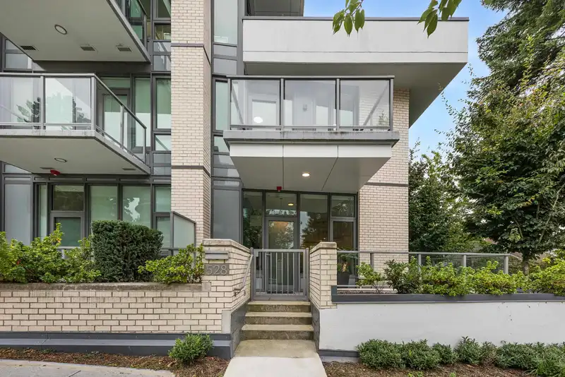 528 W 30TH AVENUE - photo 1 of 19