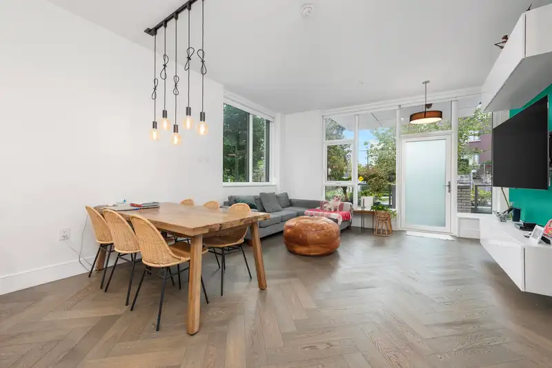 528 W 30TH AVENUE - photo 2 of 19