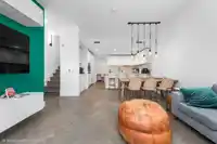 528 W 30TH AVENUE - thumbnail 3