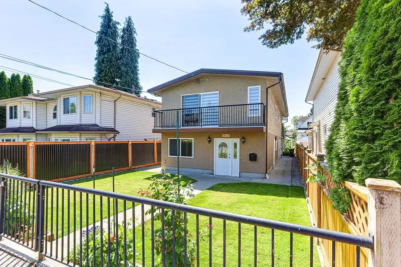 2142 GRANT AVENUE - photo 2 of 40