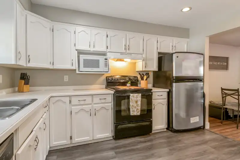 11670 RITCHIE AVENUE - photo 3 of 29