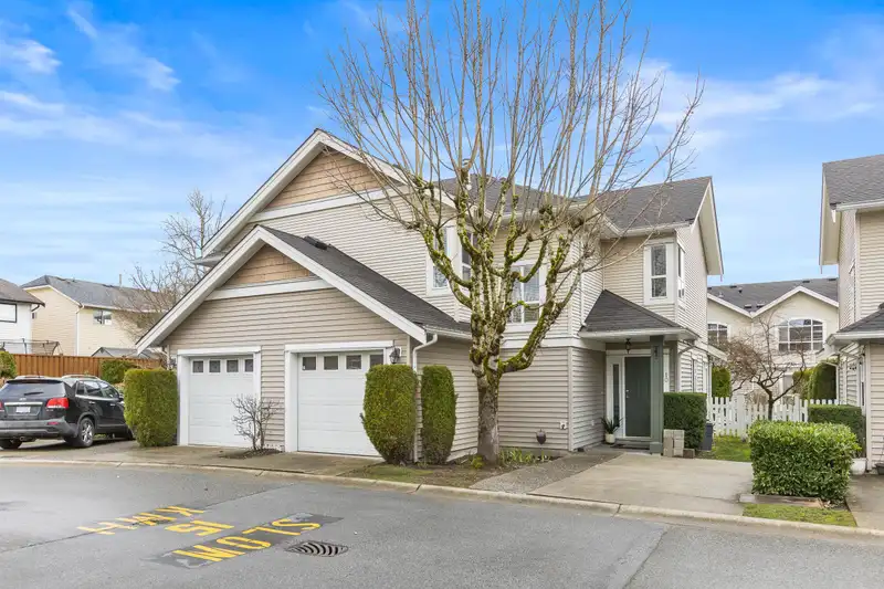 10 6513 200 STREET - photo 1 of 38