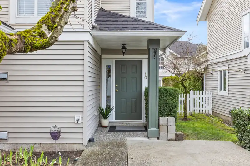 10 6513 200 STREET - photo 4 of 38