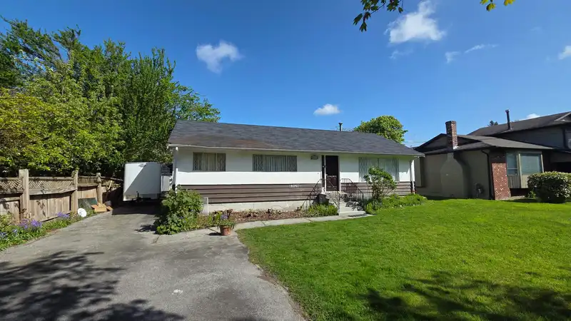 8051 JONES ROAD - photo 2 of 20