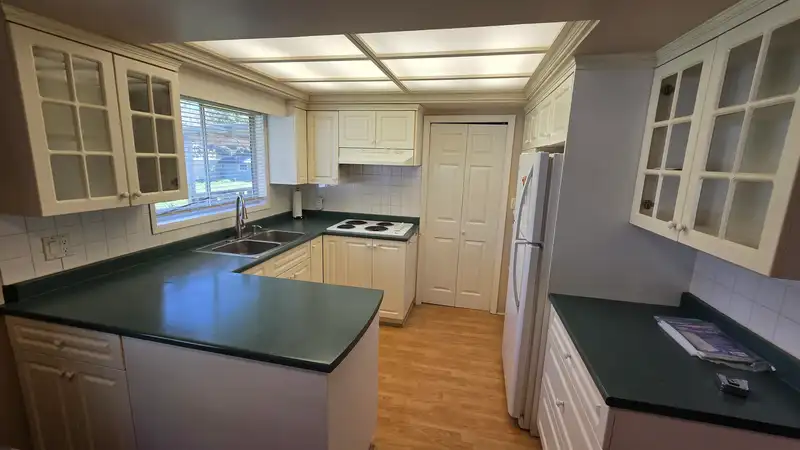 8051 JONES ROAD - photo 4 of 20