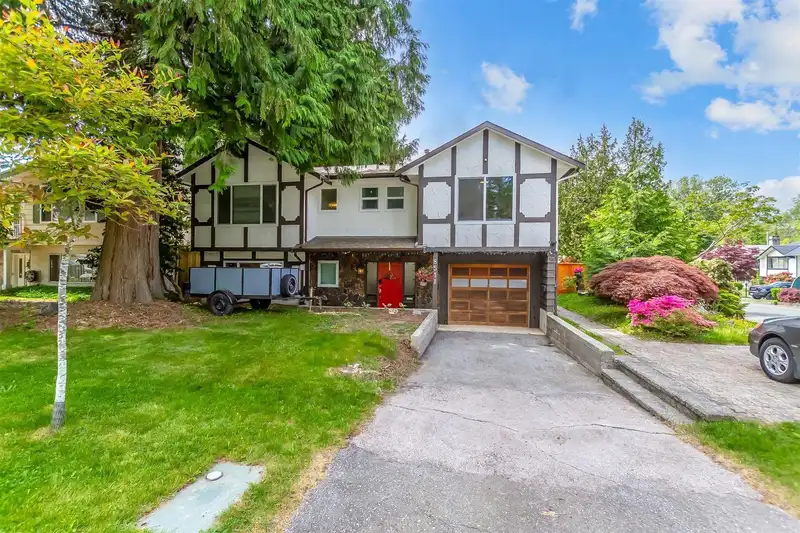 8511 111A STREET - photo 1 of 34
