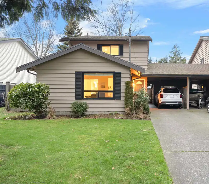 13507 15 AVENUE - photo 1 of 27