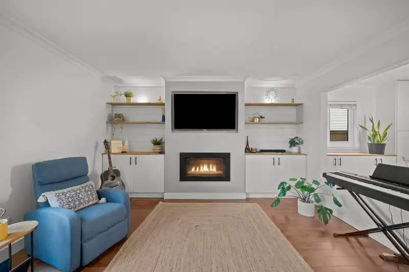 13507 15 AVENUE - photo 4 of 27
