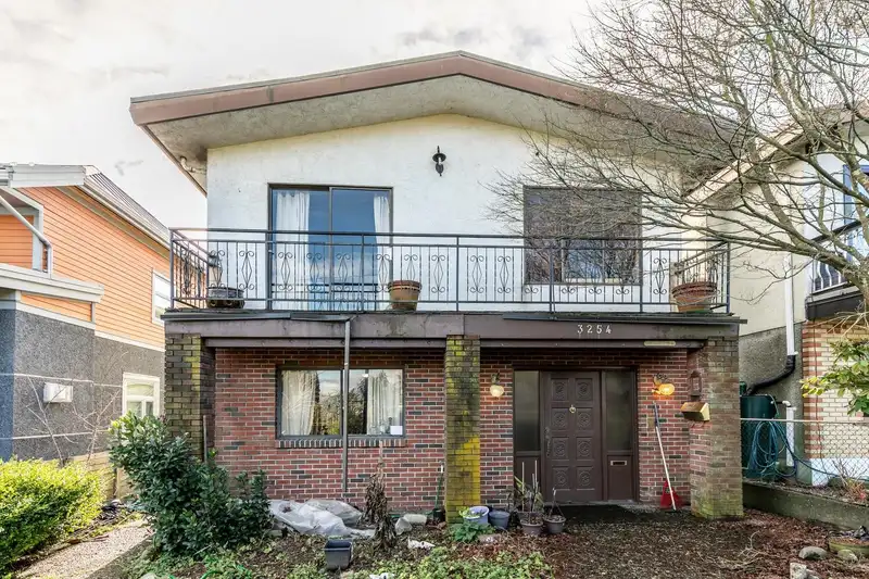 3254 E 5TH AVENUE - photo 1 of 38