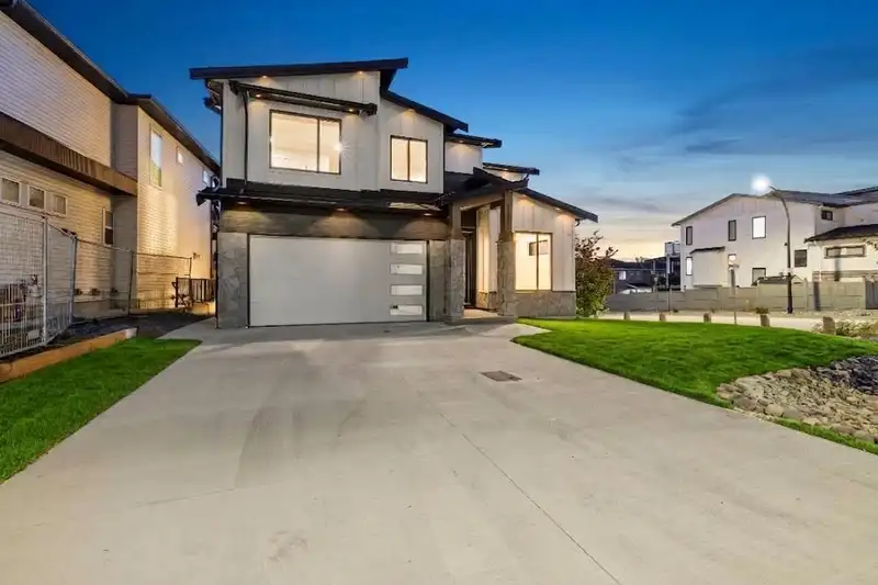 10545 MCVEETY STREET - photo 2 of 40