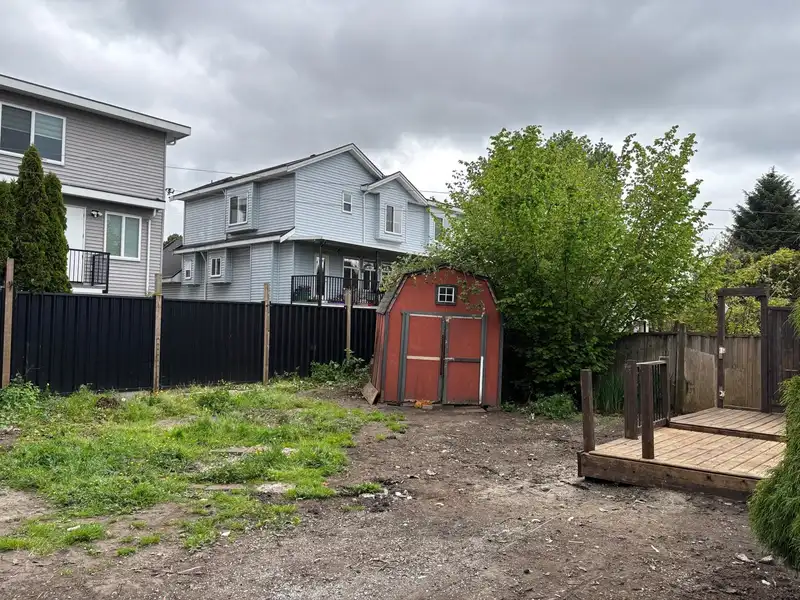 12711 112A AVENUE - photo 2 of 9