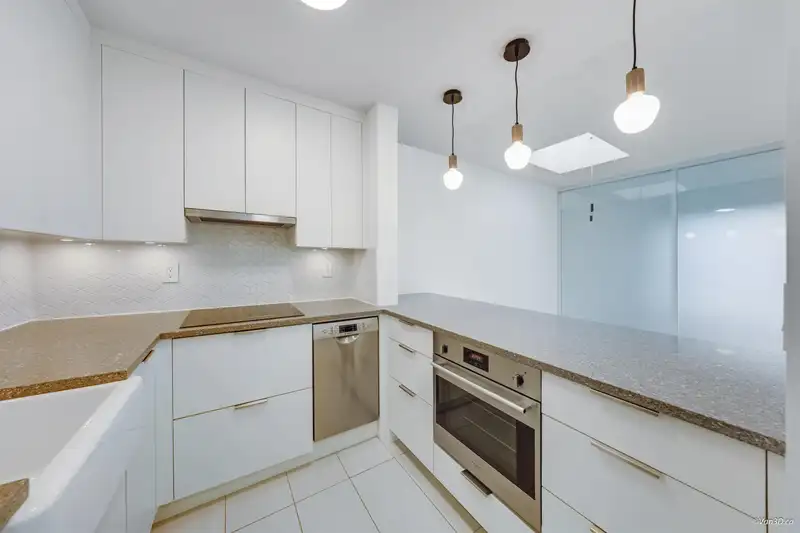 303 1545 E 2ND AVENUE - photo 1 of 22