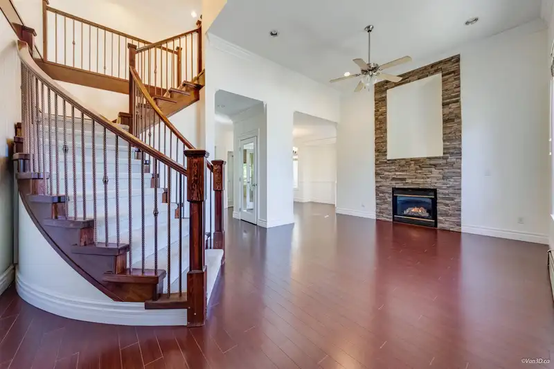 14856 69 AVENUE - photo 1 of 21