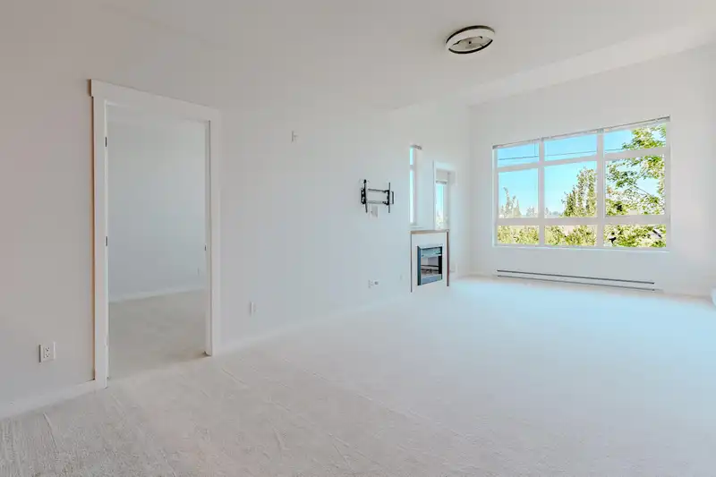 416 15988 26 AVENUE - photo 2 of 28