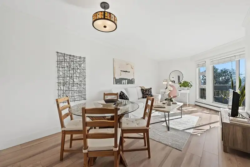 207 235 W 4TH STREET - photo 3 of 37