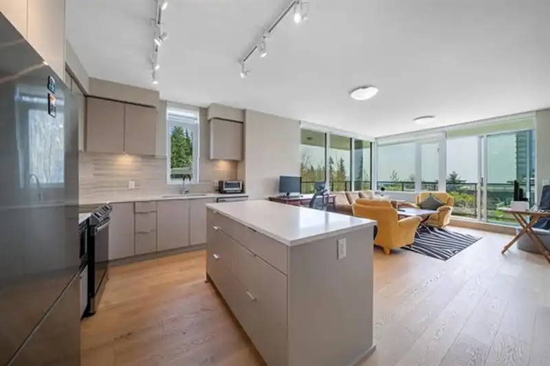 504 8761 UNIVERSITY CRESCENT - photo 1 of 22