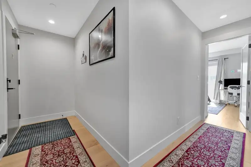 411 22226 BROWN AVENUE - photo 4 of 39