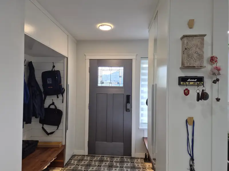 1858 WALNUT CRESCENT - photo 2 of 38