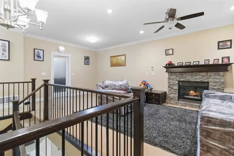 8546 ALEXANDRA STREET - photo 3 of 27