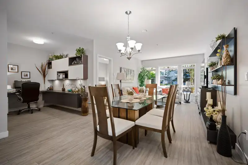 111 15360 20 AVENUE - photo 3 of 40