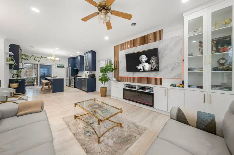 5174 ABERDEEN STREET - photo 2 of 40