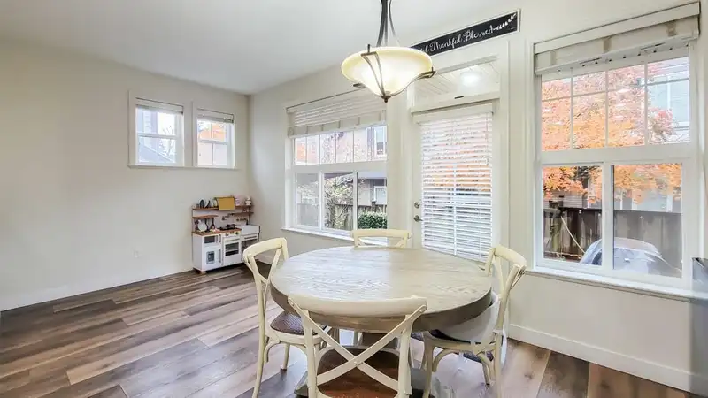 45 20831 70 AVENUE - photo 3 of 31