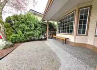 8412 213TH STREET - thumbnail 3