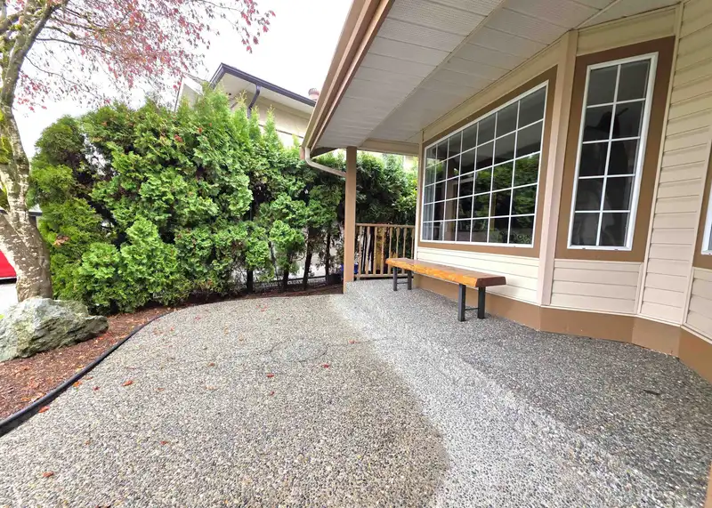 8412 213TH STREET - photo 3 of 33